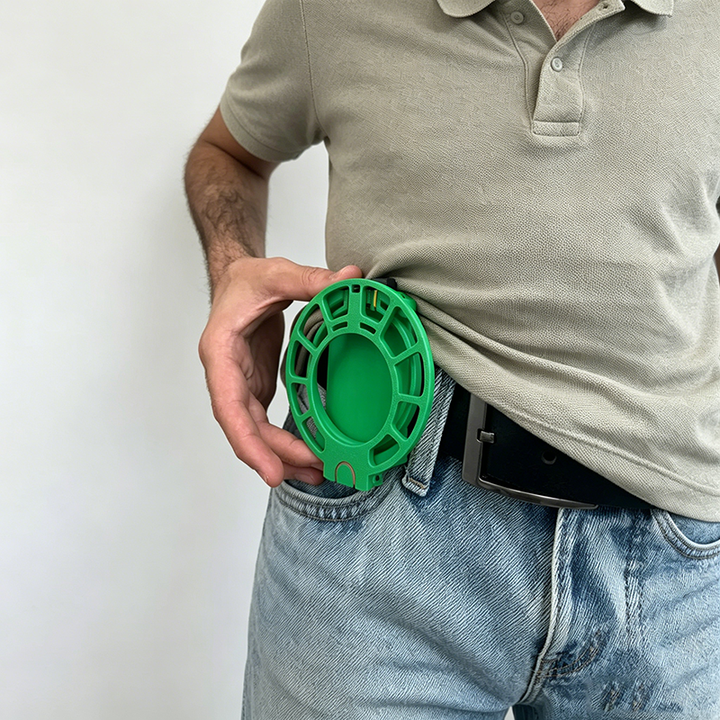 Collapsible belt-mounted drink holder