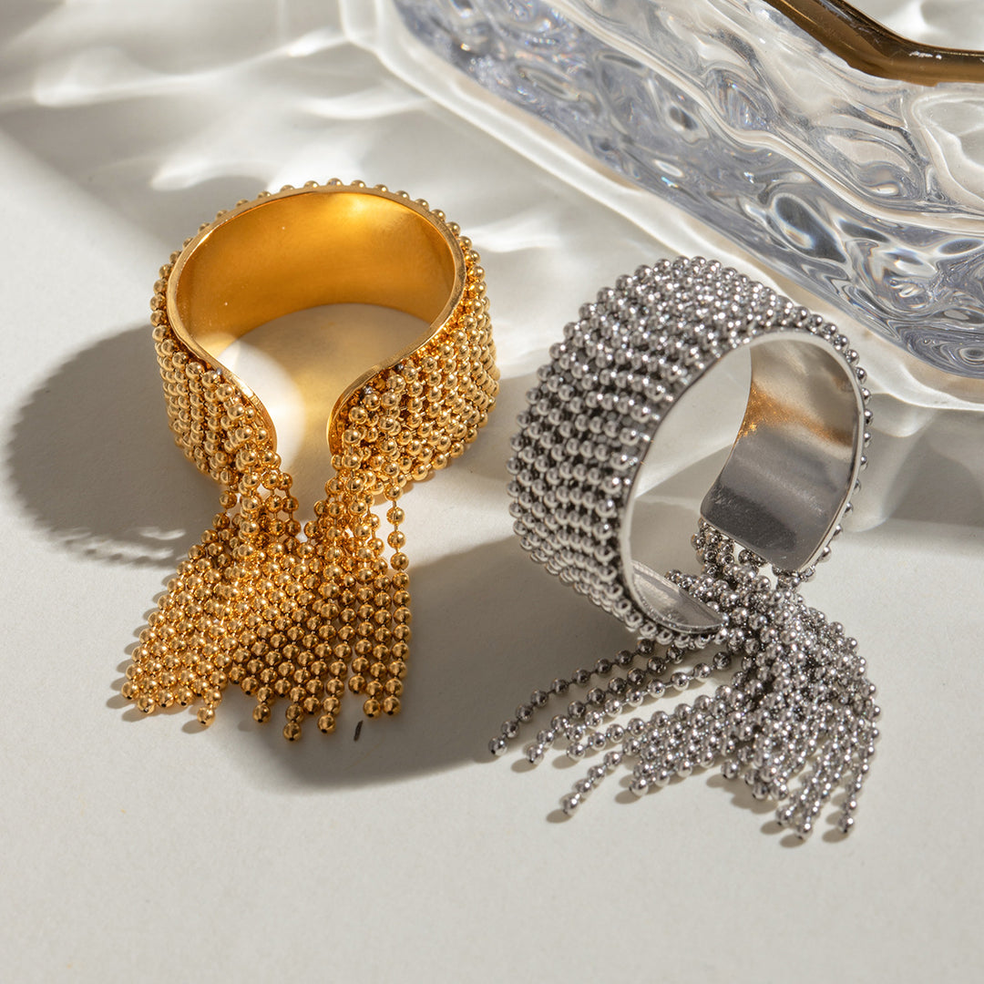 Tassel-shaped adjustable ring