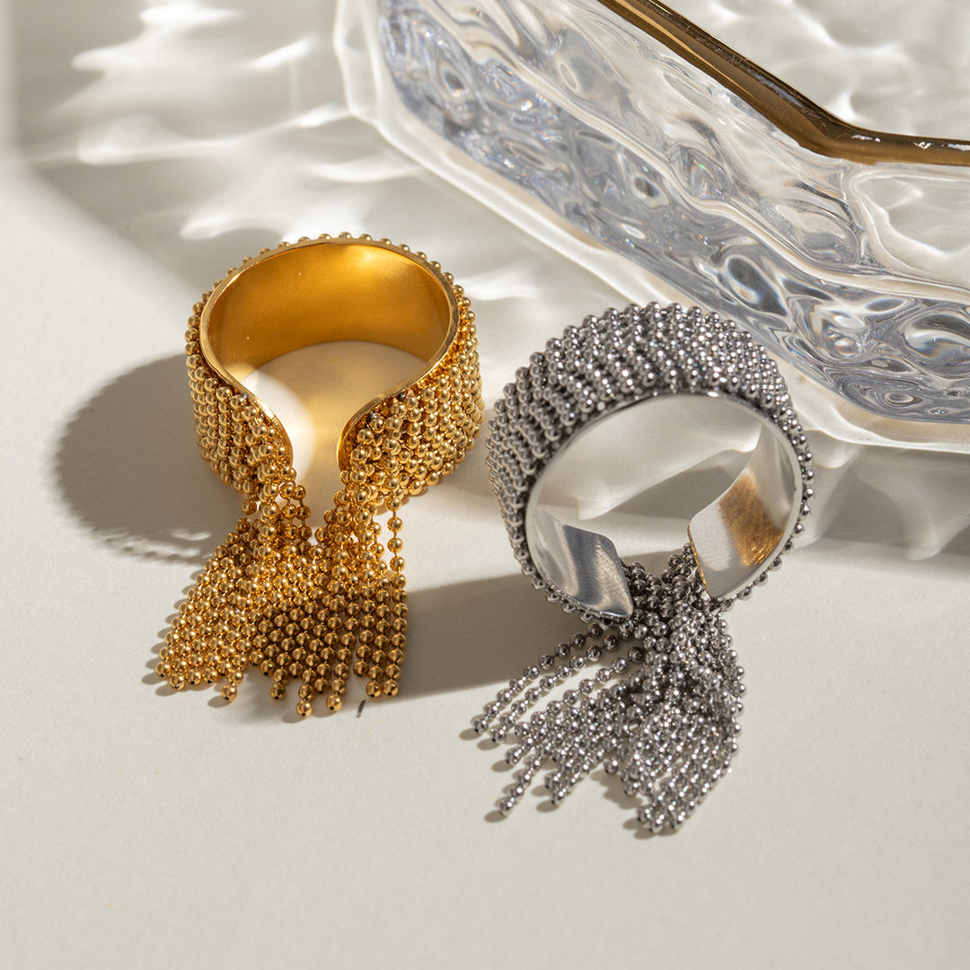 Tassel-shaped adjustable ring