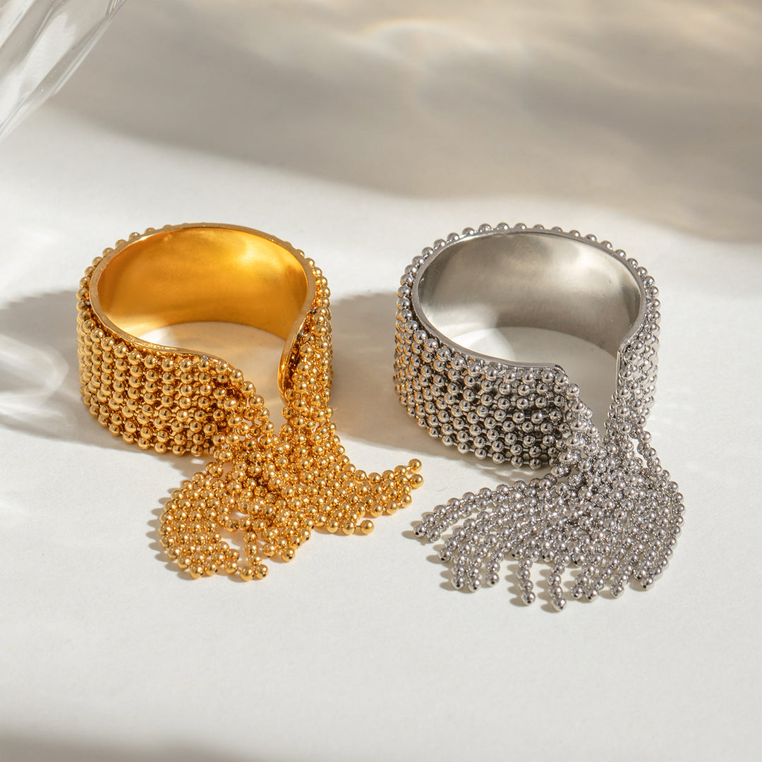 Tassel-shaped adjustable ring
