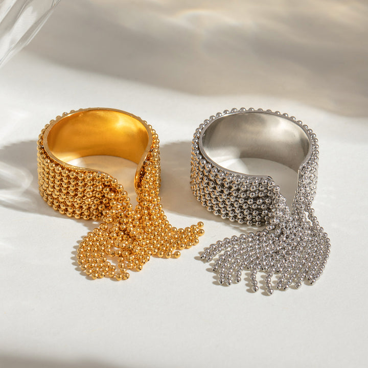 Tassel-shaped adjustable ring