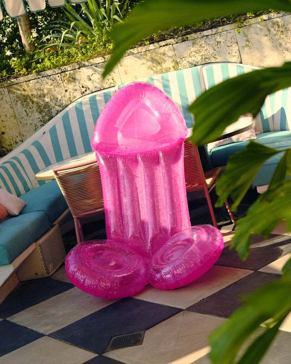 Transparent sequined floating bed