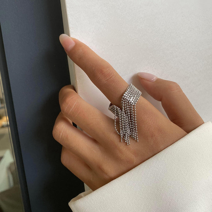 Tassel-shaped adjustable ring