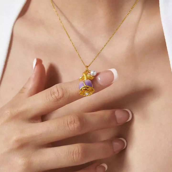 Color-Changing Blooming Rose Necklace