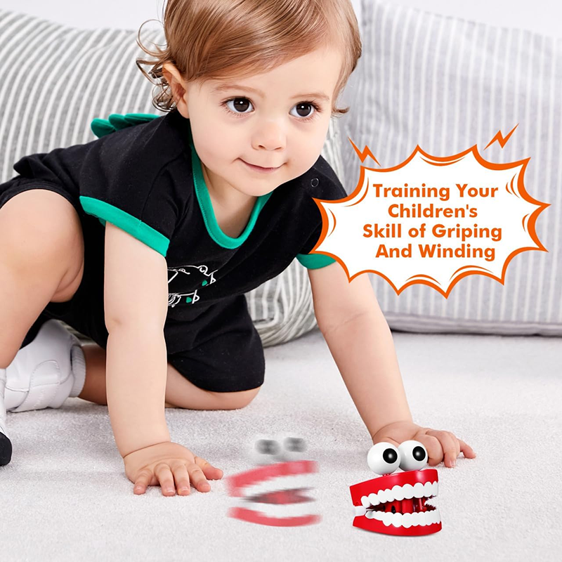 Glowing Chattering Teeth Toy