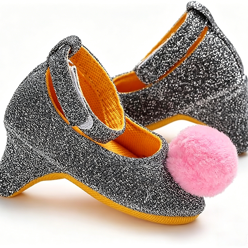 High-heeled shoes for baby girls