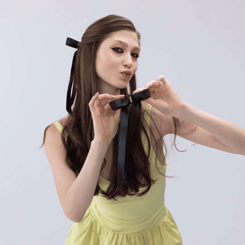 Magnetic bow hair clip