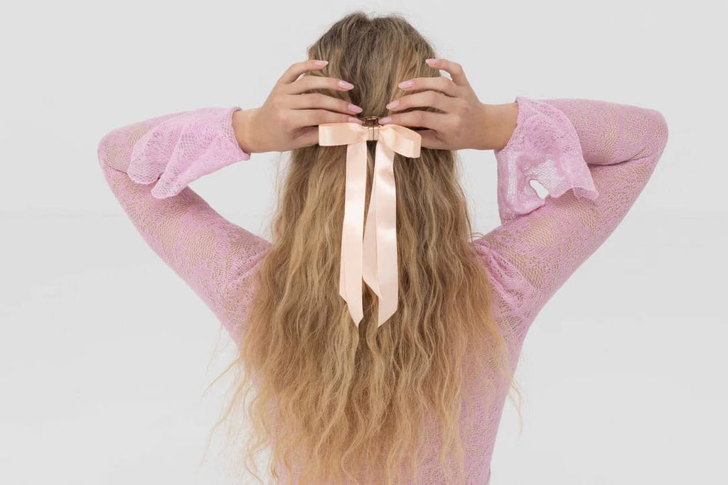 Magnetic bow hair clip