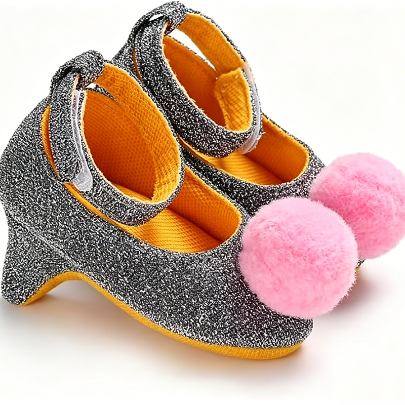 High-heeled shoes for baby girls