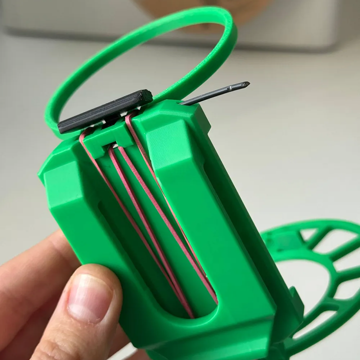 Collapsible belt-mounted drink holder