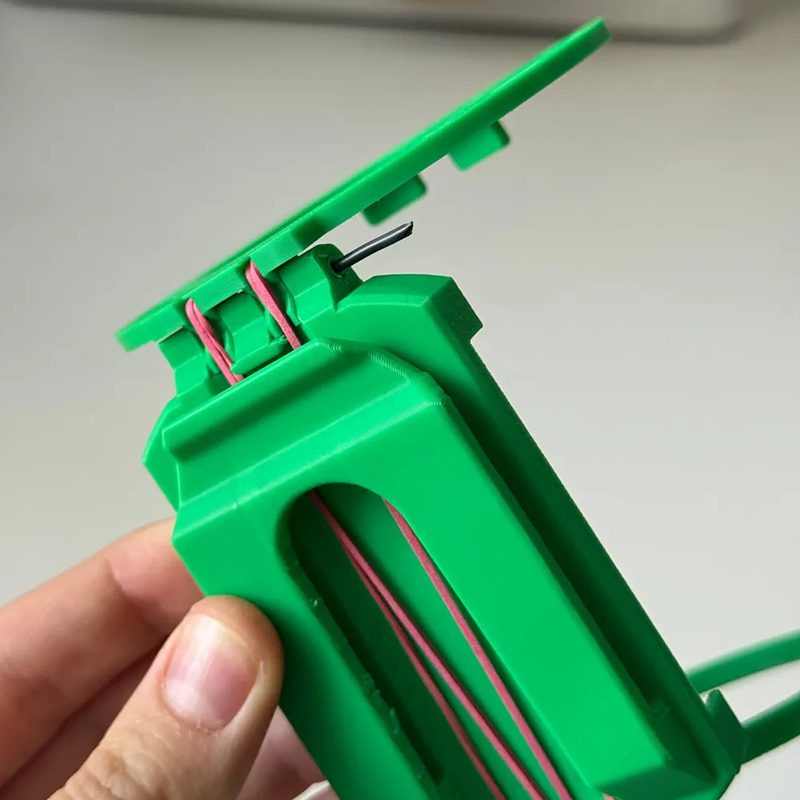 Collapsible belt-mounted drink holder