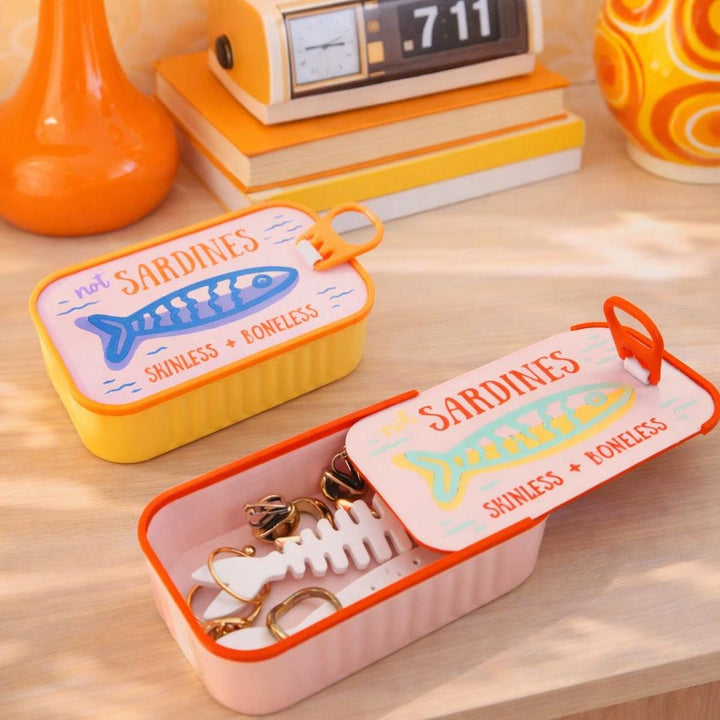 3D-printed sardine-shaped jewelry box