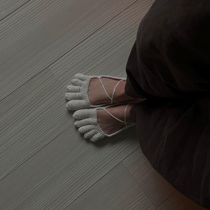 Crocheted five-finger slippers