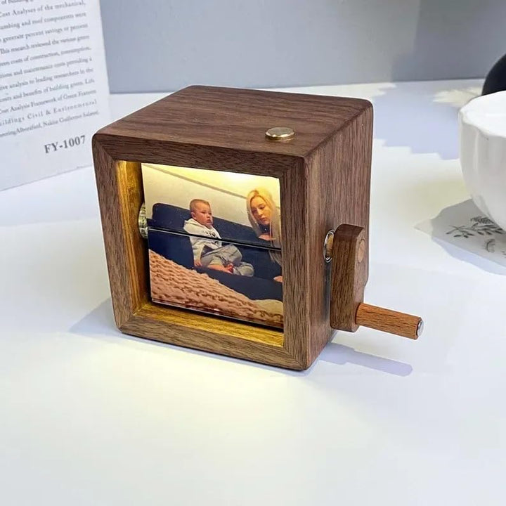 Customizable photo rotating album