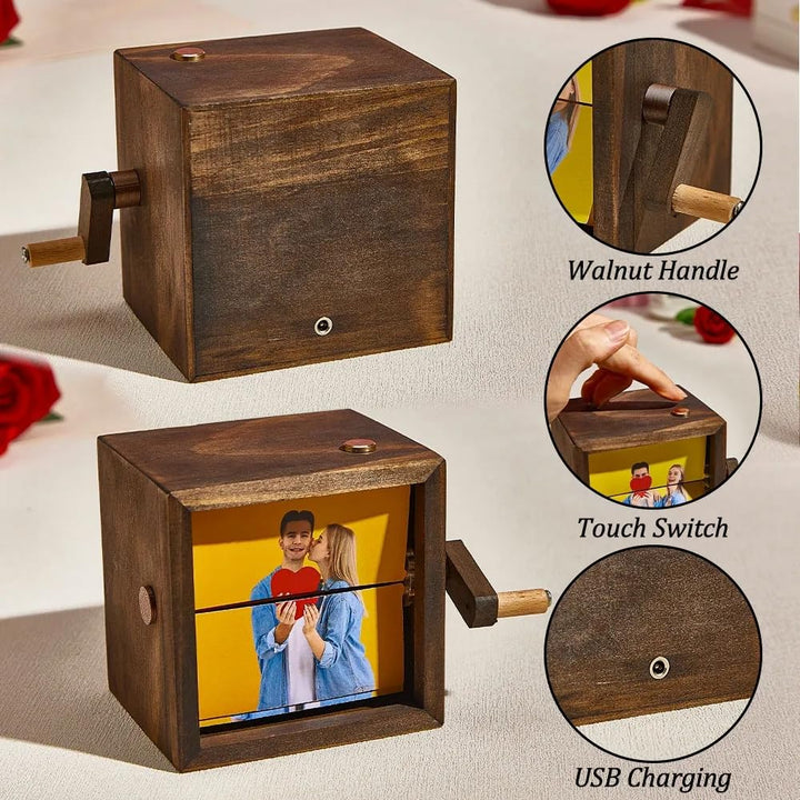 Customizable photo rotating album