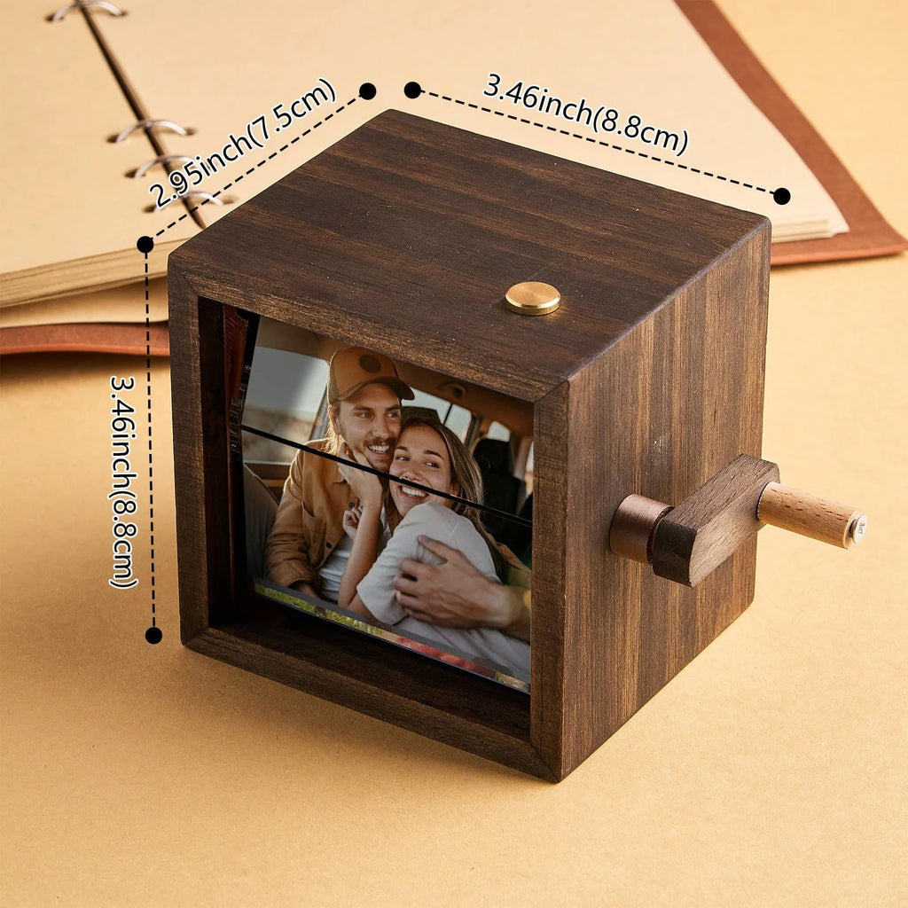 Customizable photo rotating album