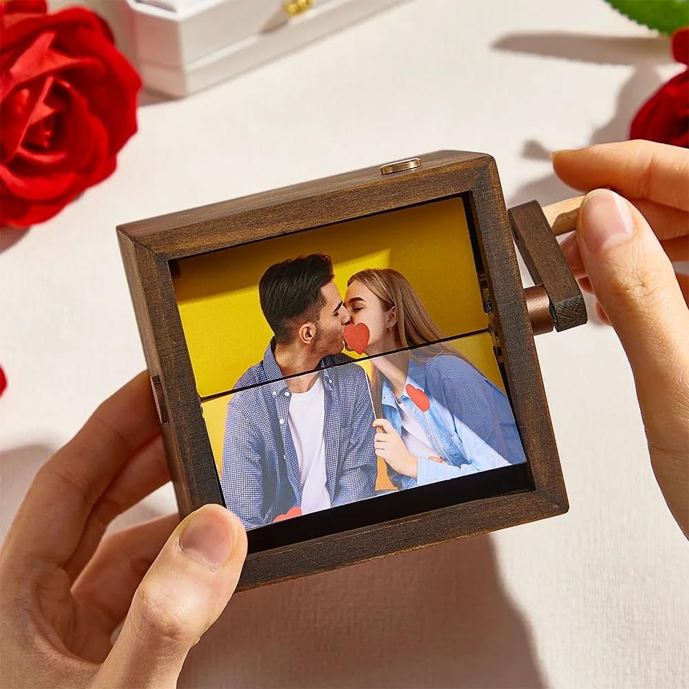 Customizable photo rotating album