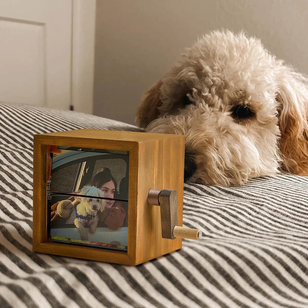 Customizable photo rotating album
