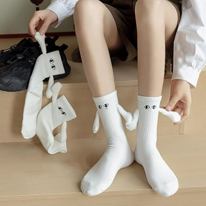 Magnetic "Hand-Holding" Couple Socks — Cute Couple &amp; Friendship Style